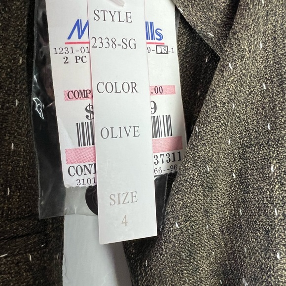 New Collection Suits 4 NWT - Picture 5 of 11